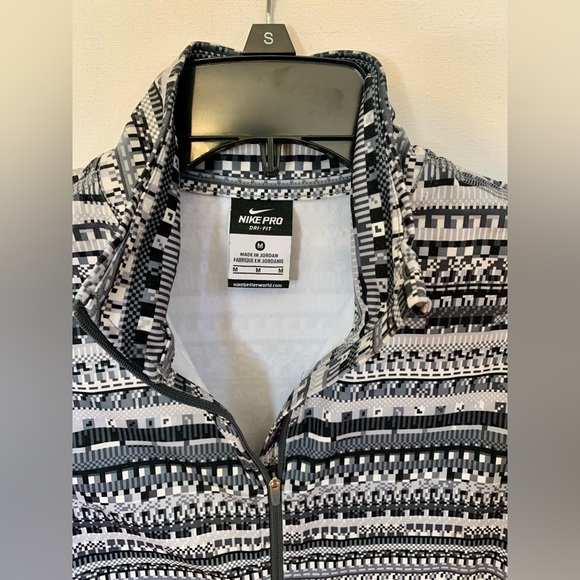 Nike Dri-Fit Fleece Lined Quarter Zip - Picture 8 of 8